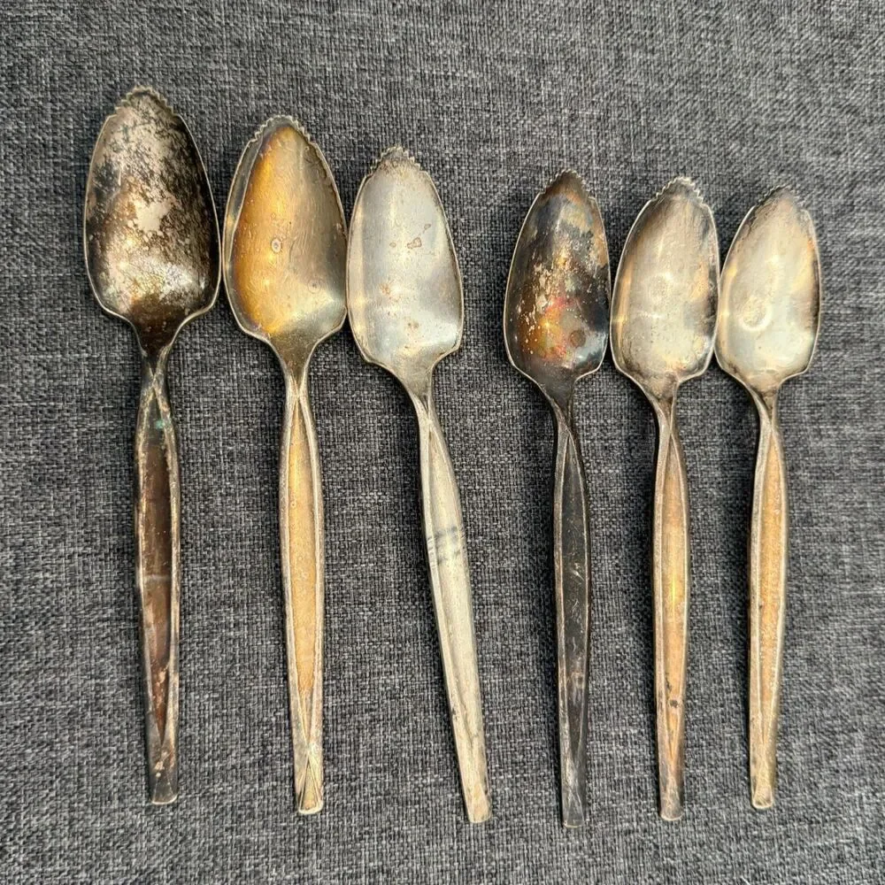 Vintage WM Rogers Mfg CO Silver Plate Grapefruit Fruit Serrated Spoons Set of 6